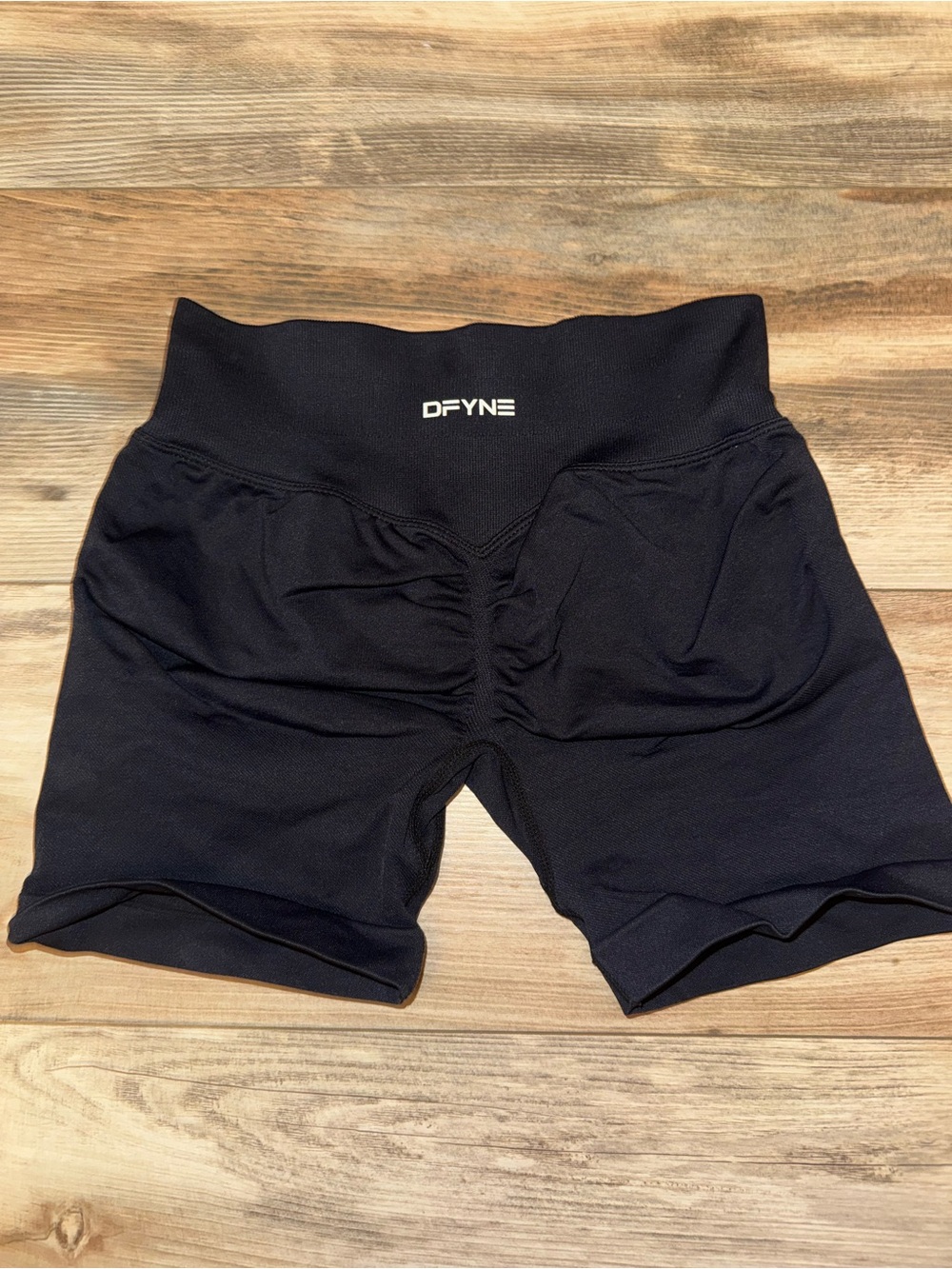 DFYNE Black Seamless Scrunch Butt Gym Shorts Size Small (NEVER WORN) - Picture 2 of 3